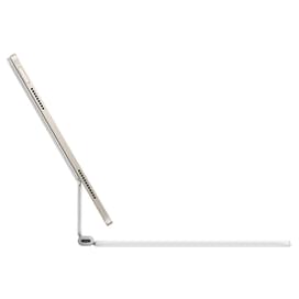 Чехол Magic Keyboard для iPad Air 11-inch (M3), White (MDFV4) фото