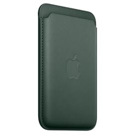 Чехол для iPhone FineWoven Wallet with MagSafe, Evergreen (MT273ZM/A) фото