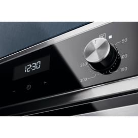 Встраиваемая духовка Electrolux EOF5C50BX фото